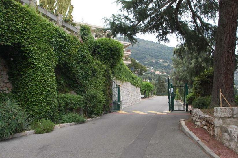 Les Miradors Apartment Menton Bagian luar foto